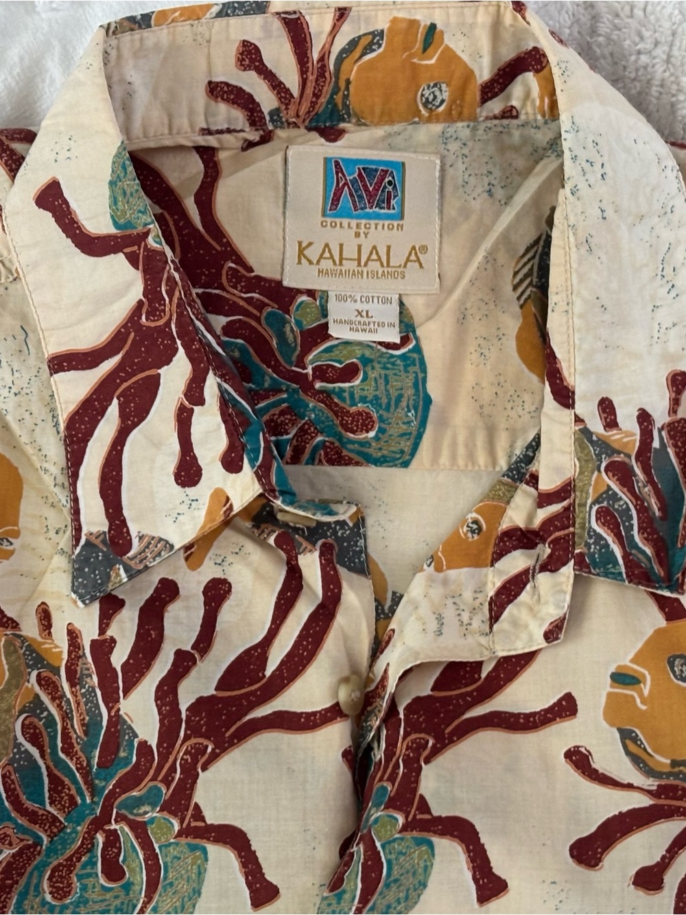 Kahala Tropical Fish Print Aloha Shirt - Picture 12 of 15